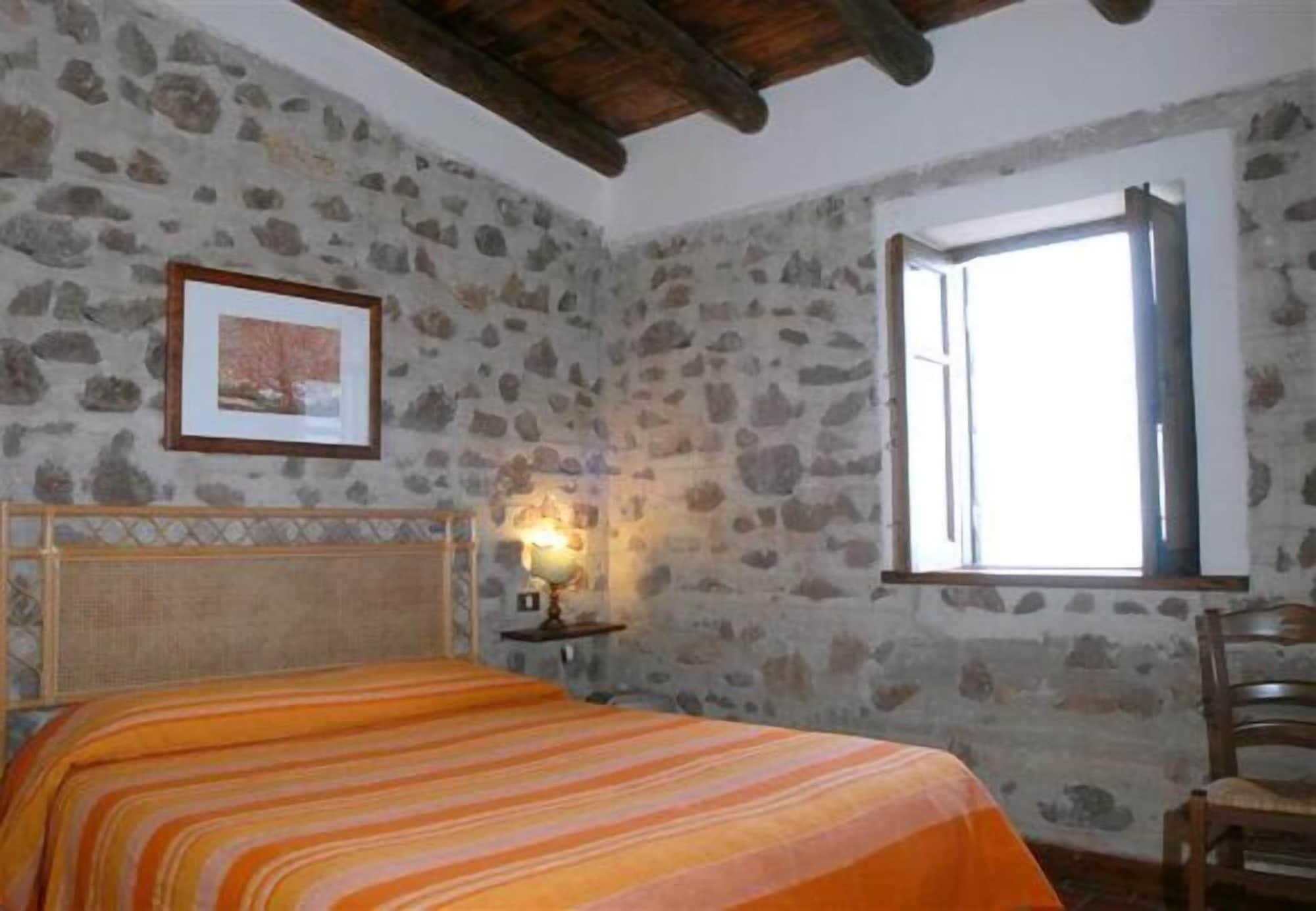 Agriturismo Santa Margherita Gioiosa Marea Exterior foto